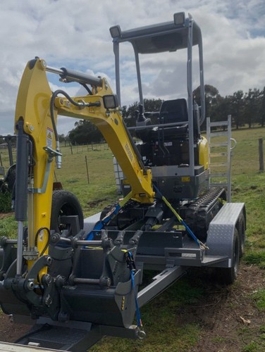 Mini digger hire - wacker, neuson